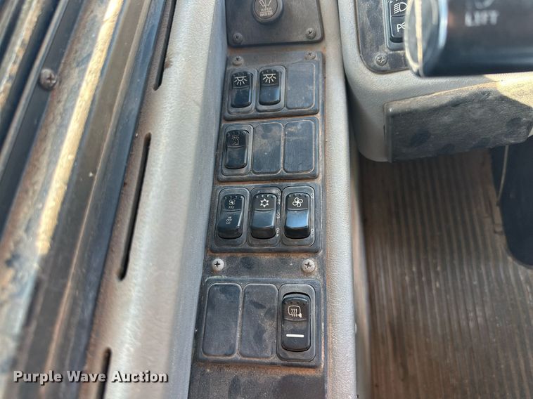 image for item DD3226 2005 Blue Bird school bus