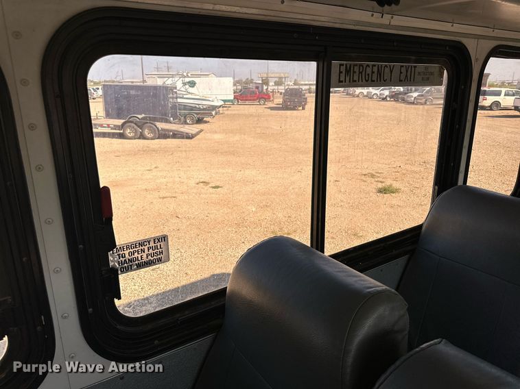 image for item DD3226 2005 Blue Bird school bus