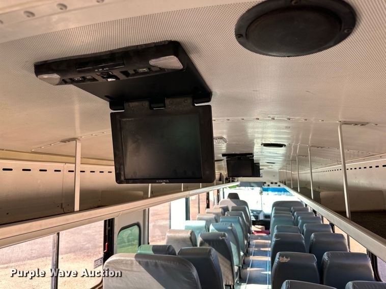 image for item DD3226 2005 Blue Bird school bus