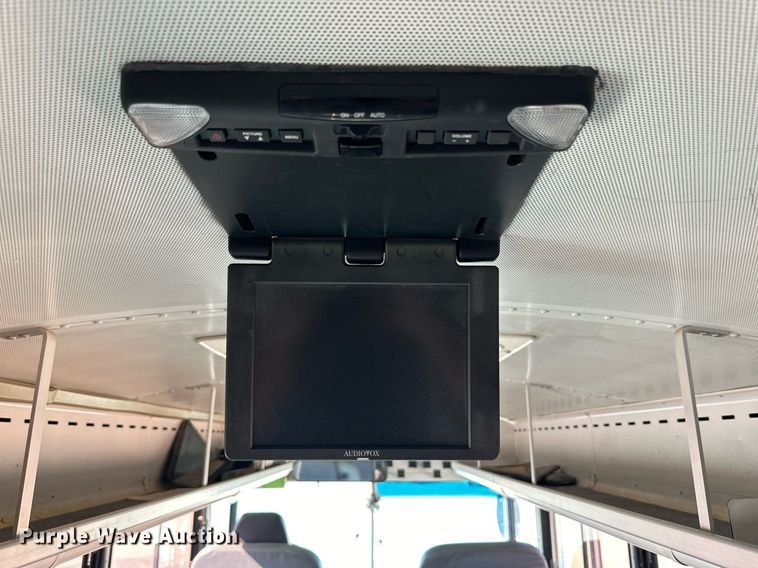 image for item DD3226 2005 Blue Bird school bus