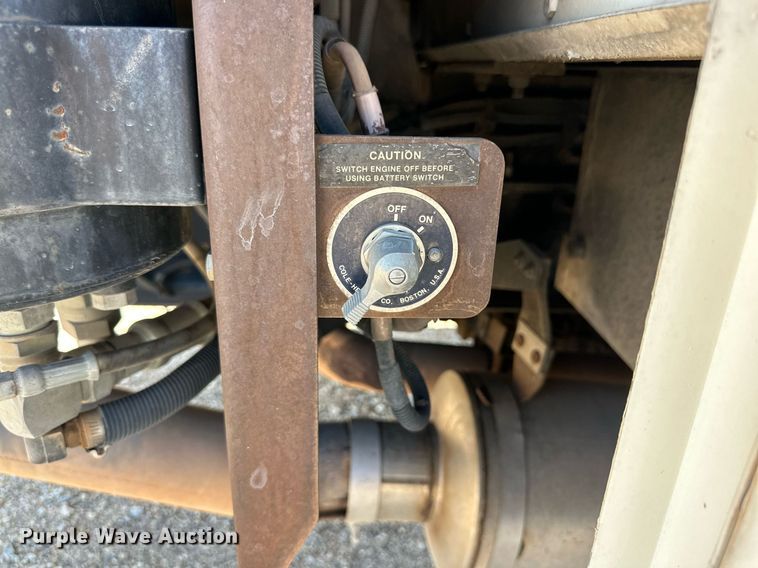 image for item DD3226 2005 Blue Bird school bus