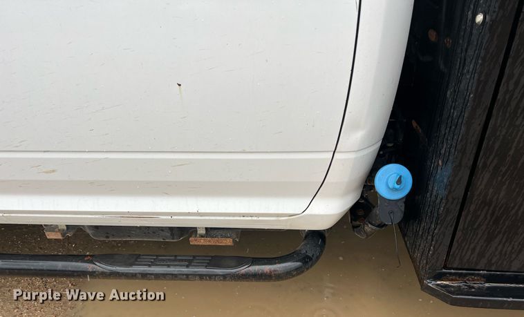 image for item DO2494 2011 Dodge Ram 5500HD Crew Cab flatbed truck