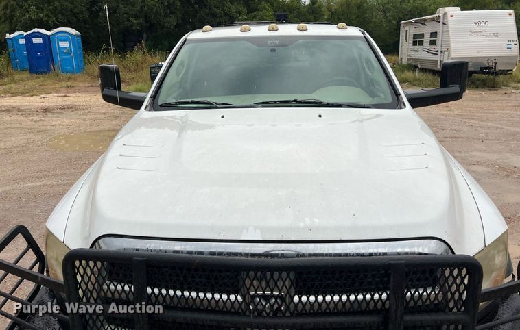 image for item DO2494 2011 Dodge Ram 5500HD Crew Cab flatbed truck