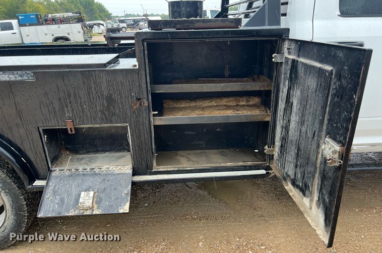 image for item DO2494 2011 Dodge Ram 5500HD Crew Cab flatbed truck