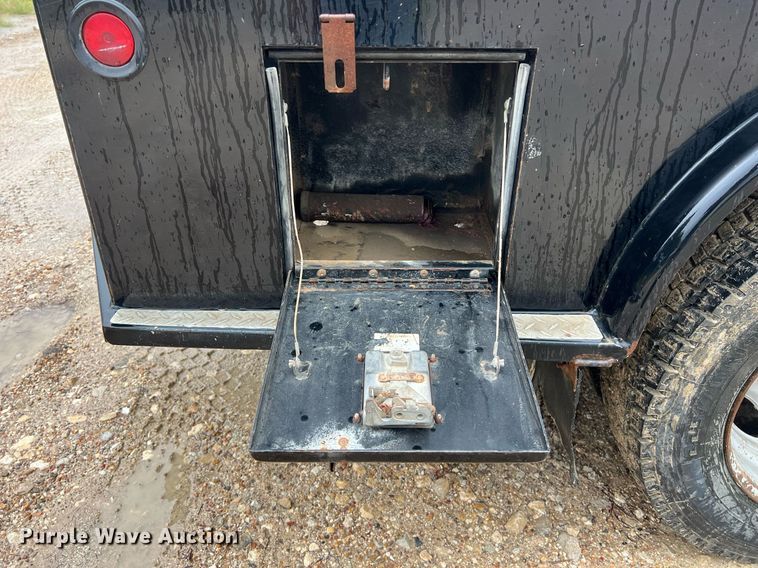 image for item DO2494 2011 Dodge Ram 5500HD Crew Cab flatbed truck