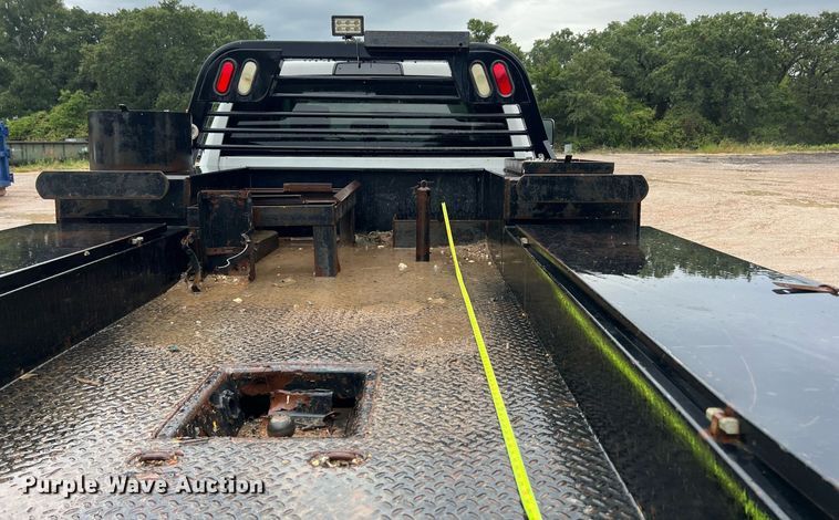 image for item DO2494 2011 Dodge Ram 5500HD Crew Cab flatbed truck