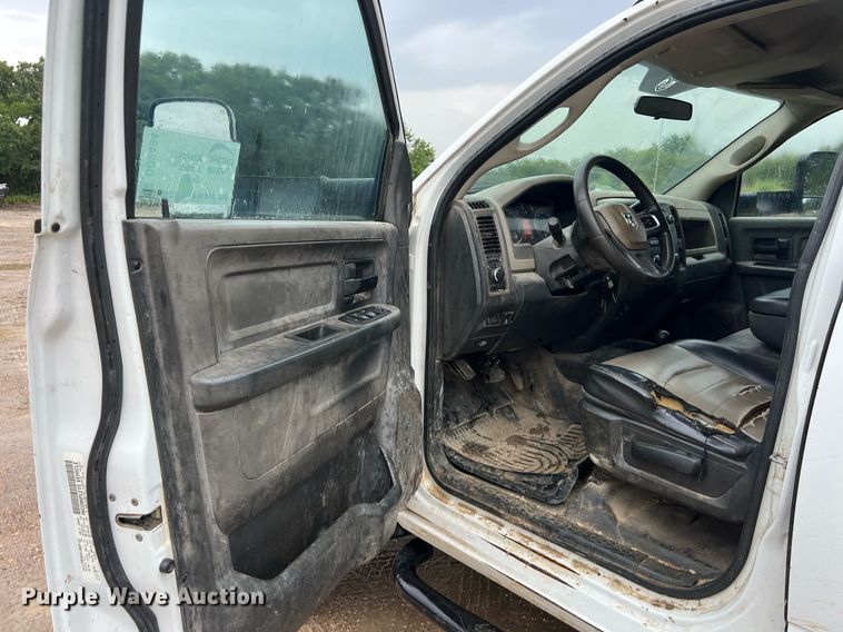 image for item DO2494 2011 Dodge Ram 5500HD Crew Cab flatbed truck