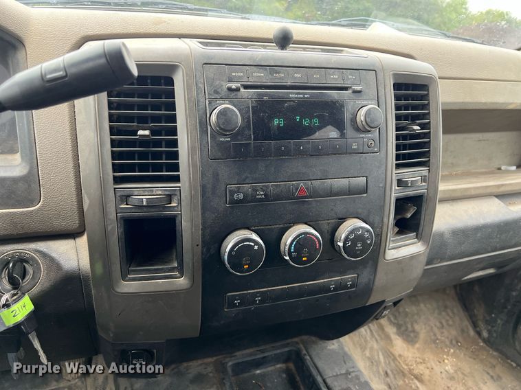 image for item DO2494 2011 Dodge Ram 5500HD Crew Cab flatbed truck