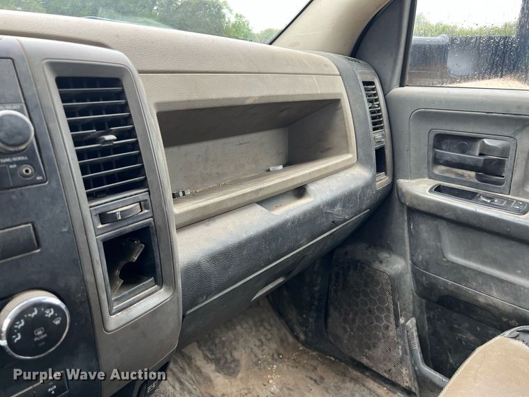 image for item DO2494 2011 Dodge Ram 5500HD Crew Cab flatbed truck