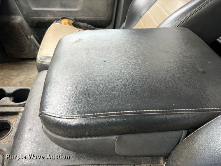 image for item DO2494 2011 Dodge Ram 5500HD Crew Cab flatbed truck