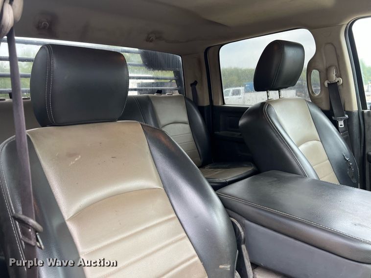 image for item DO2494 2011 Dodge Ram 5500HD Crew Cab flatbed truck