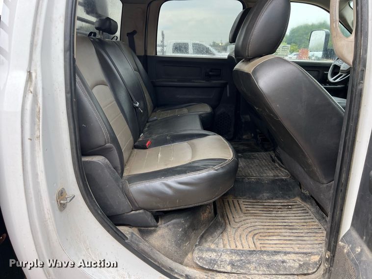 image for item DO2494 2011 Dodge Ram 5500HD Crew Cab flatbed truck