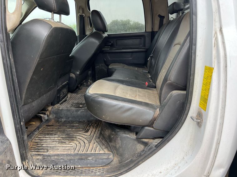 image for item DO2494 2011 Dodge Ram 5500HD Crew Cab flatbed truck