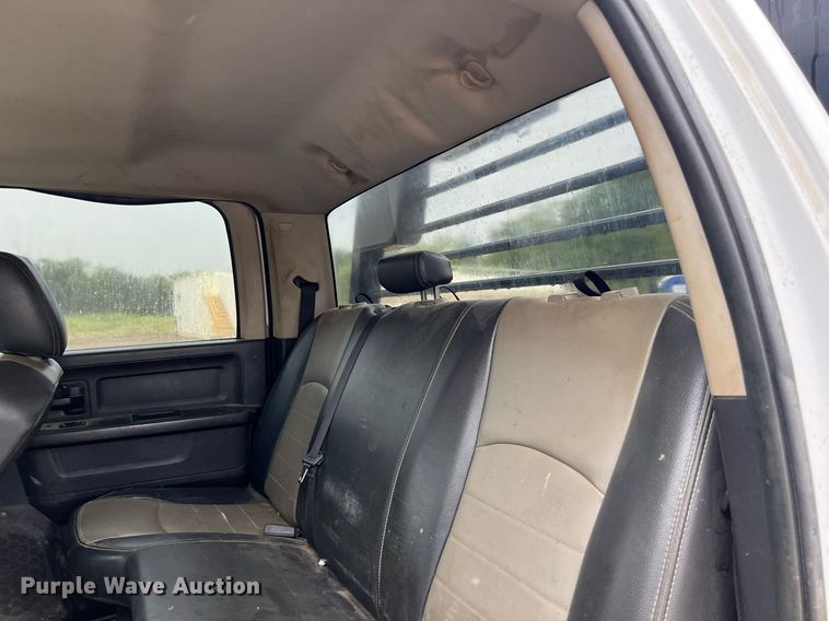 image for item DO2494 2011 Dodge Ram 5500HD Crew Cab flatbed truck