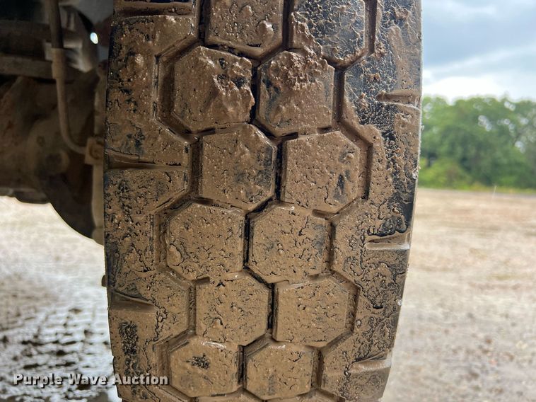 image for item DO2494 2011 Dodge Ram 5500HD Crew Cab flatbed truck