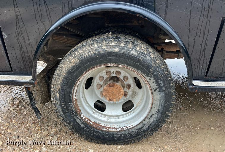 image for item DO2494 2011 Dodge Ram 5500HD Crew Cab flatbed truck