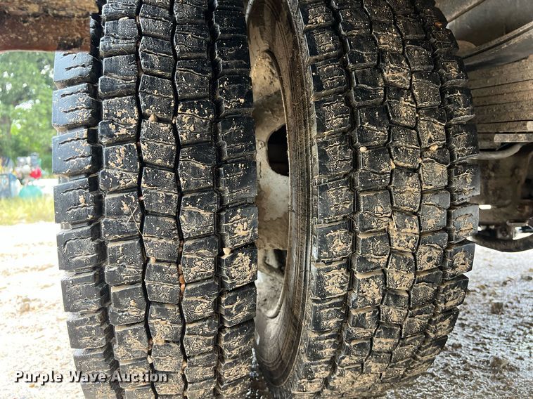 image for item DO2494 2011 Dodge Ram 5500HD Crew Cab flatbed truck