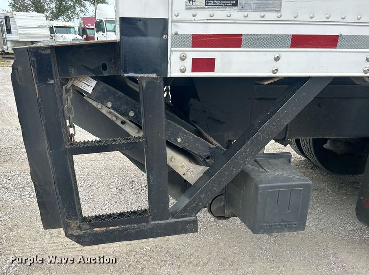 image for item DO7457 2021 Freightliner M2 106 box truck