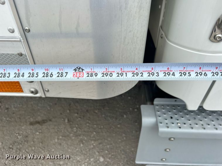 image for item DO7457 2021 Freightliner M2 106 box truck