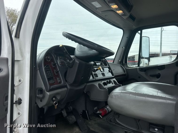 image for item DO7457 2021 Freightliner M2 106 box truck