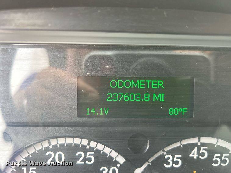 image for item DO7457 2021 Freightliner M2 106 box truck