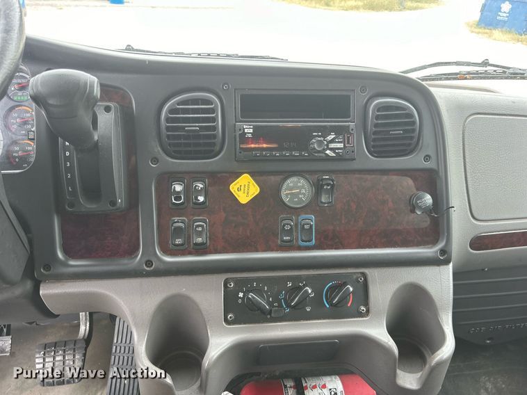 image for item DO7457 2021 Freightliner M2 106 box truck