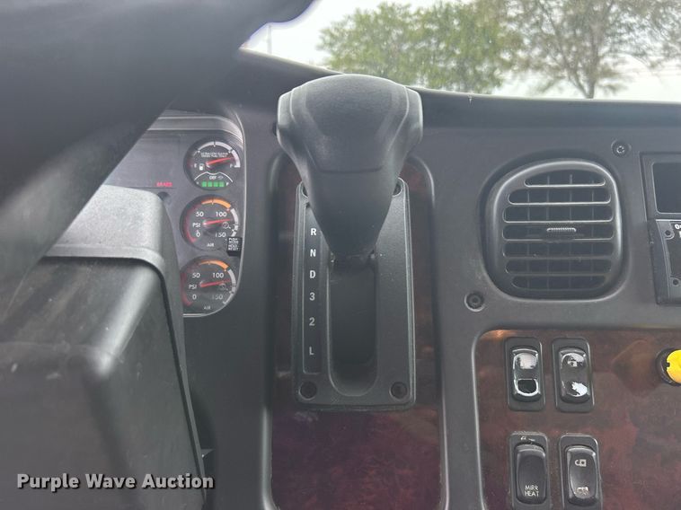 image for item DO7457 2021 Freightliner M2 106 box truck