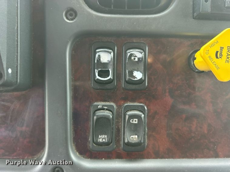 image for item DO7457 2021 Freightliner M2 106 box truck