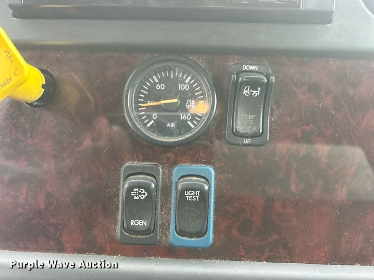 image for item DO7457 2021 Freightliner M2 106 box truck