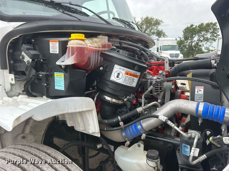 image for item DO7457 2021 Freightliner M2 106 box truck