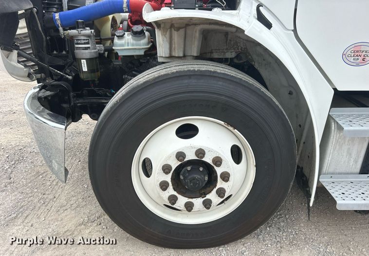 image for item DO7457 2021 Freightliner M2 106 box truck