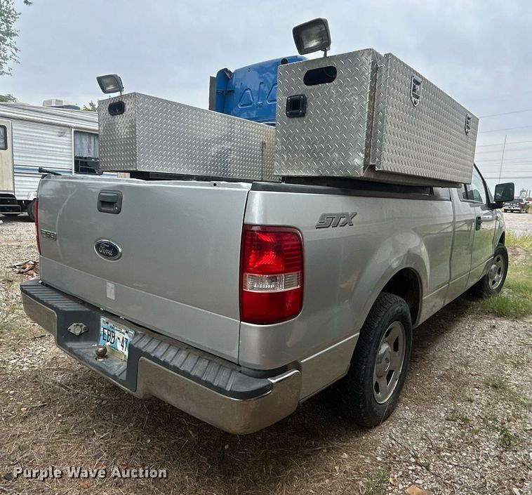 image for item DO7459 2004 Ford F150 SuperCab pickup truck