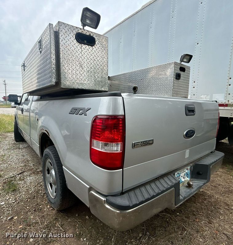 image for item DO7459 2004 Ford F150 SuperCab pickup truck