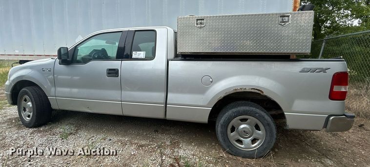 image for item DO7459 2004 Ford F150 SuperCab pickup truck