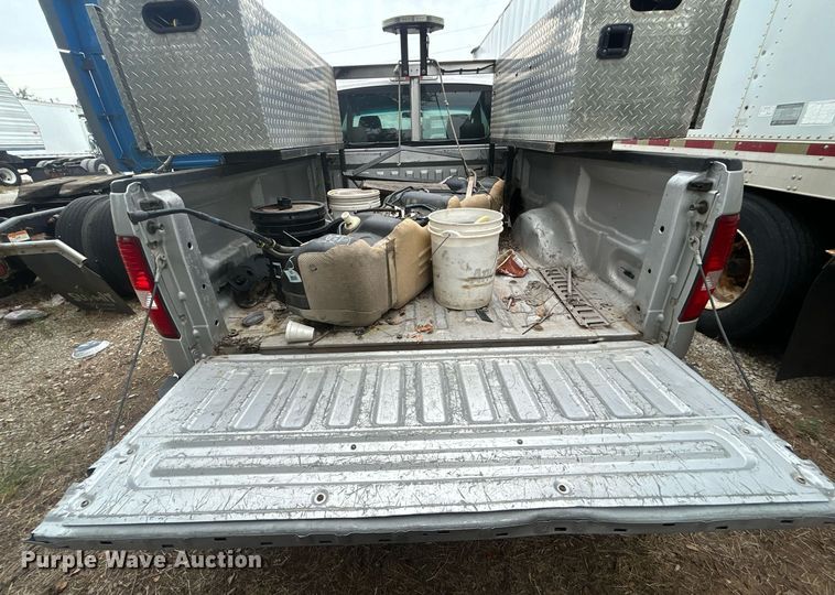 image for item DO7459 2004 Ford F150 SuperCab pickup truck