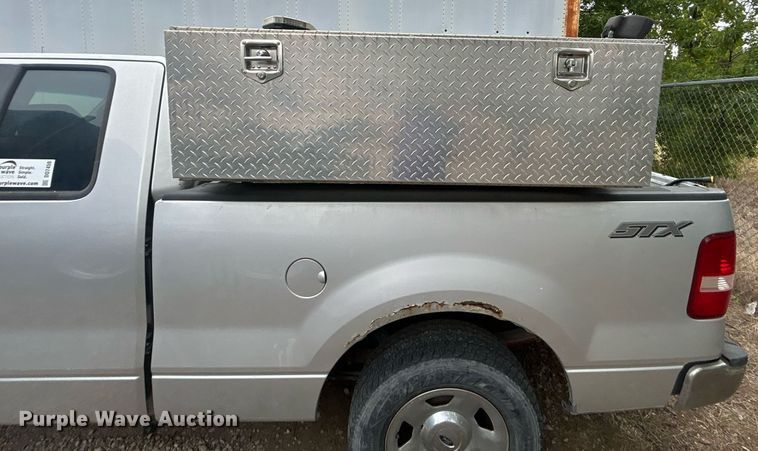 image for item DO7459 2004 Ford F150 SuperCab pickup truck