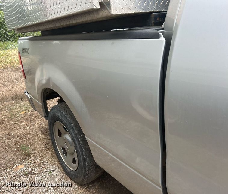 image for item DO7459 2004 Ford F150 SuperCab pickup truck