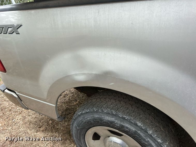 image for item DO7459 2004 Ford F150 SuperCab pickup truck