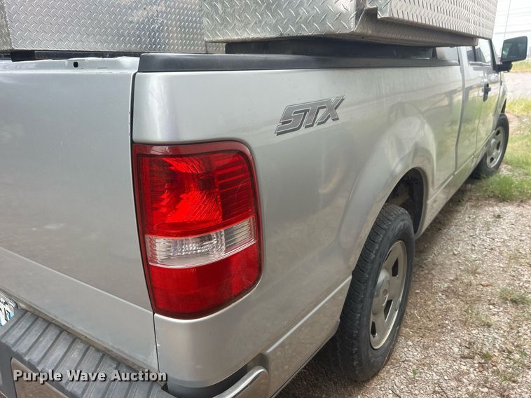 image for item DO7459 2004 Ford F150 SuperCab pickup truck