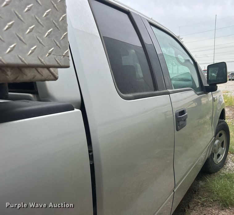 image for item DO7459 2004 Ford F150 SuperCab pickup truck