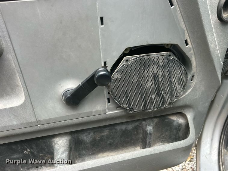 image for item DO7459 2004 Ford F150 SuperCab pickup truck