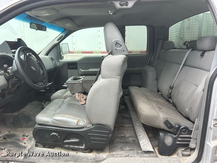 image for item DO7459 2004 Ford F150 SuperCab pickup truck