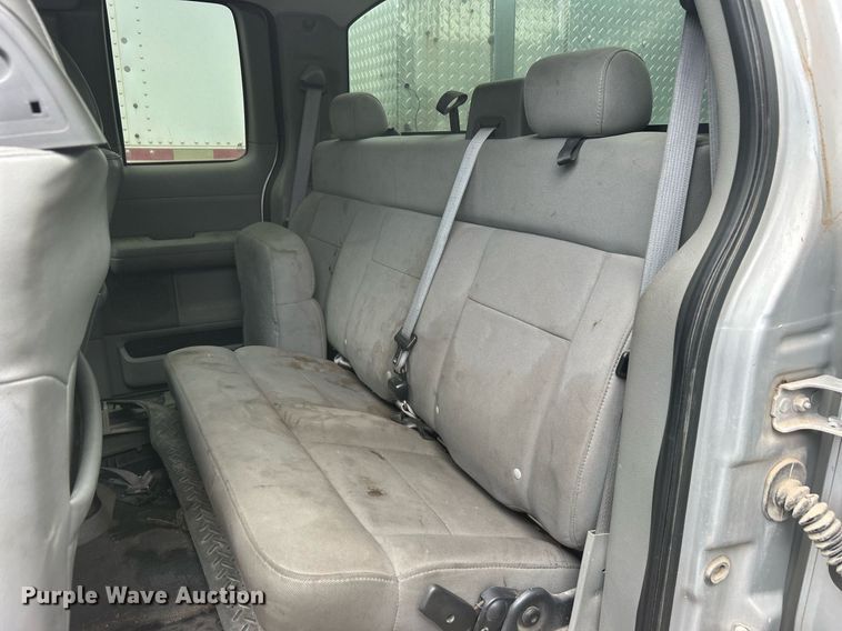 image for item DO7459 2004 Ford F150 SuperCab pickup truck