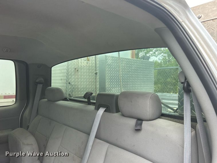 image for item DO7459 2004 Ford F150 SuperCab pickup truck