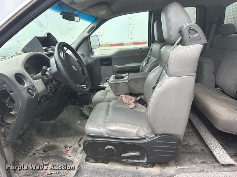 image for item DO7459 2004 Ford F150 SuperCab pickup truck