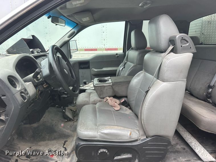 image for item DO7459 2004 Ford F150 SuperCab pickup truck