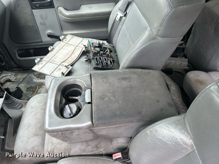 image for item DO7459 2004 Ford F150 SuperCab pickup truck