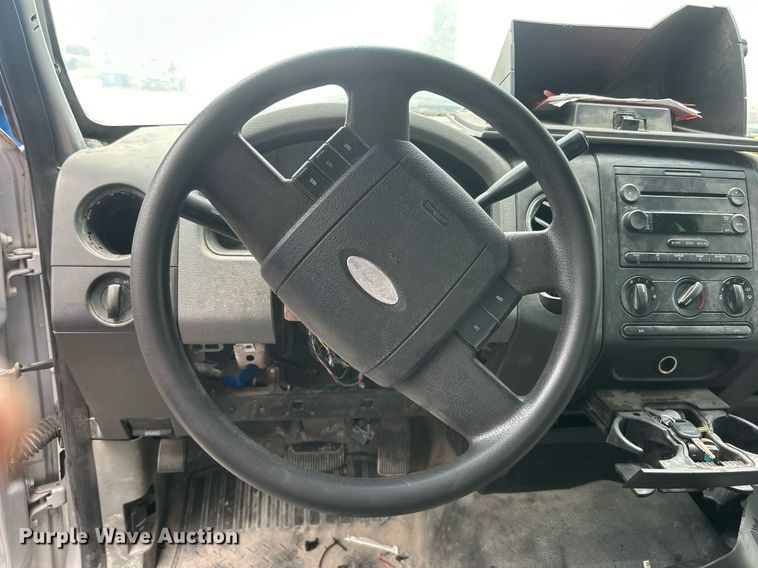 image for item DO7459 2004 Ford F150 SuperCab pickup truck