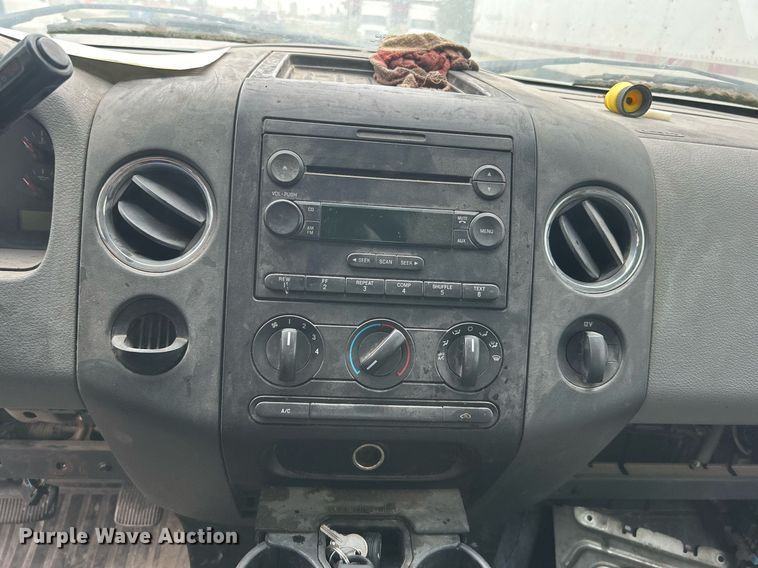 image for item DO7459 2004 Ford F150 SuperCab pickup truck