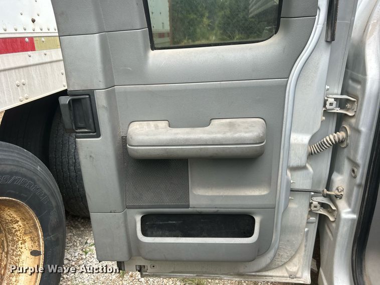 image for item DO7459 2004 Ford F150 SuperCab pickup truck